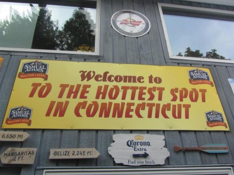 Welcome To Hat City Danbury, A Suburban Retreat Exterior photo